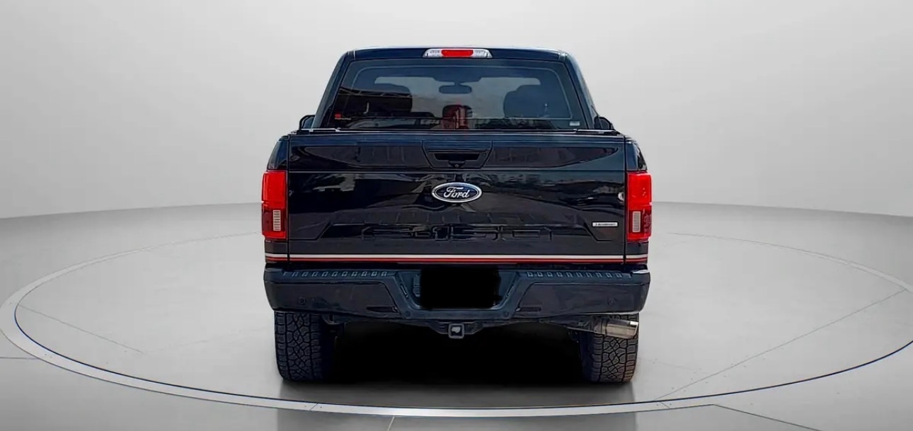 黑色的 福特 F 150 Lariat 2020